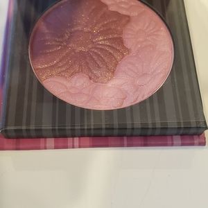 Bh cosmetics floral blush